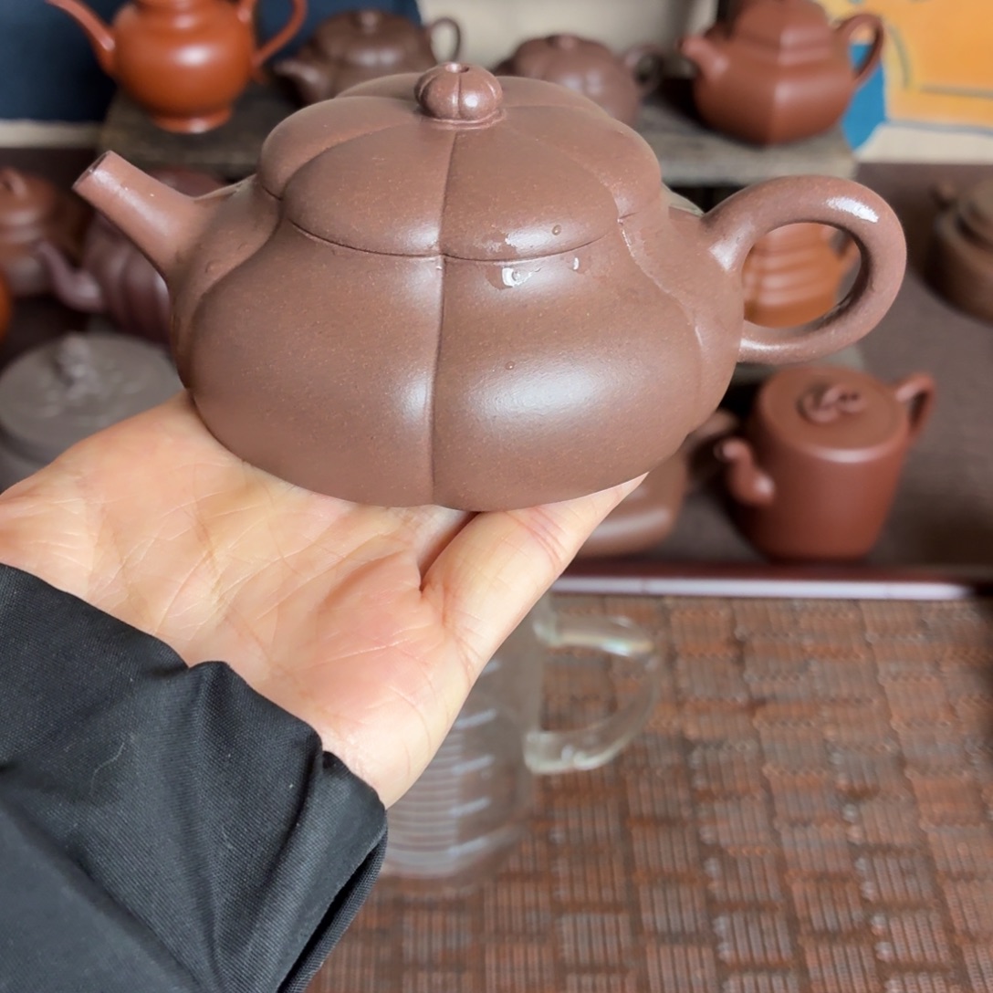 茶壶紫砂紫砂壶。  