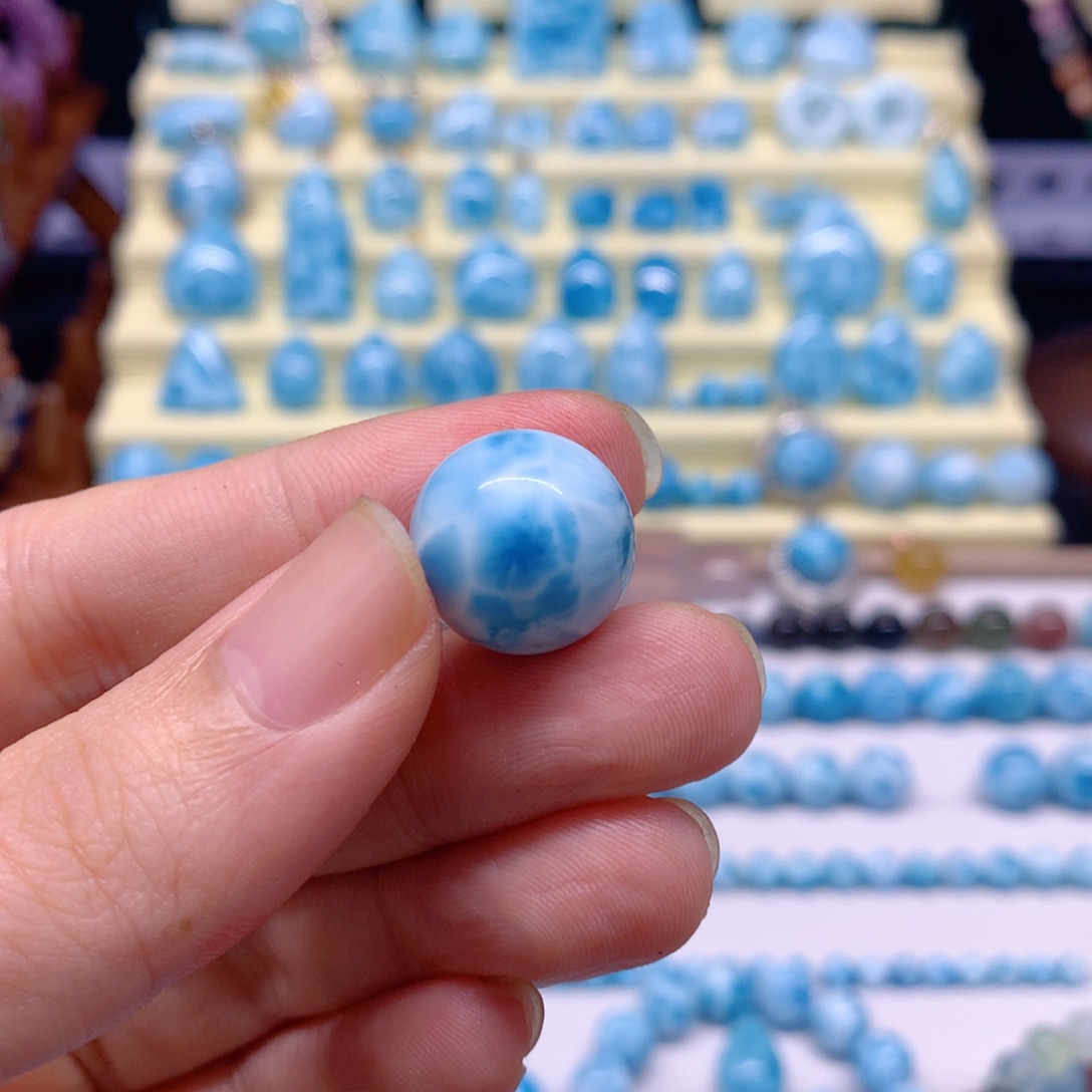 请***来针钠钙石（海纹石）未镶嵌珠宝半成品