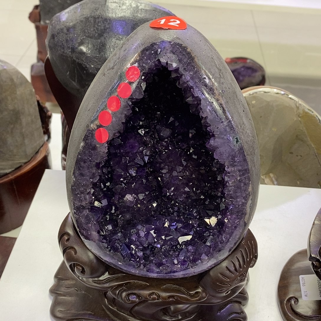 紫晶未镶嵌大型摆件（非配饰）妞
