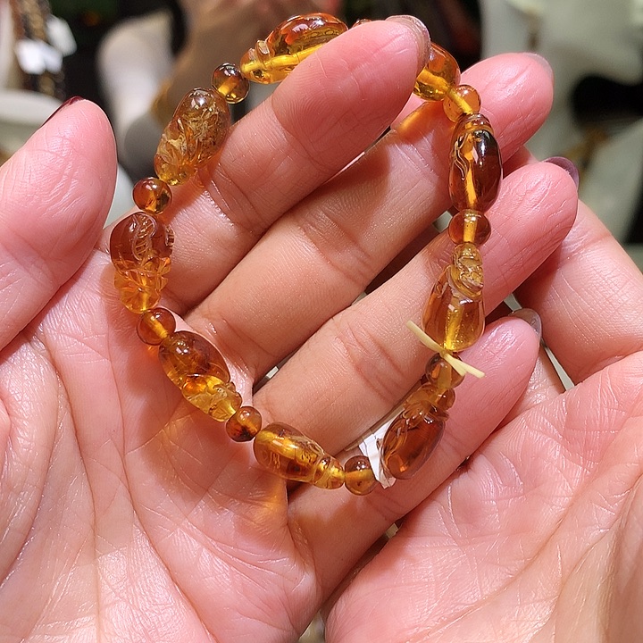 琥珀裸石未镶嵌琥珀