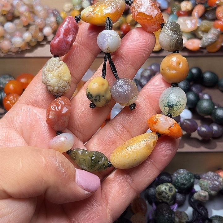 阿拉善彩玛瑙手串