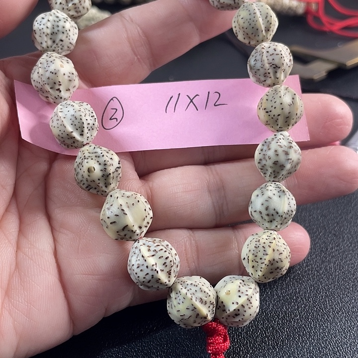 手串星月菩提橄榄核雕