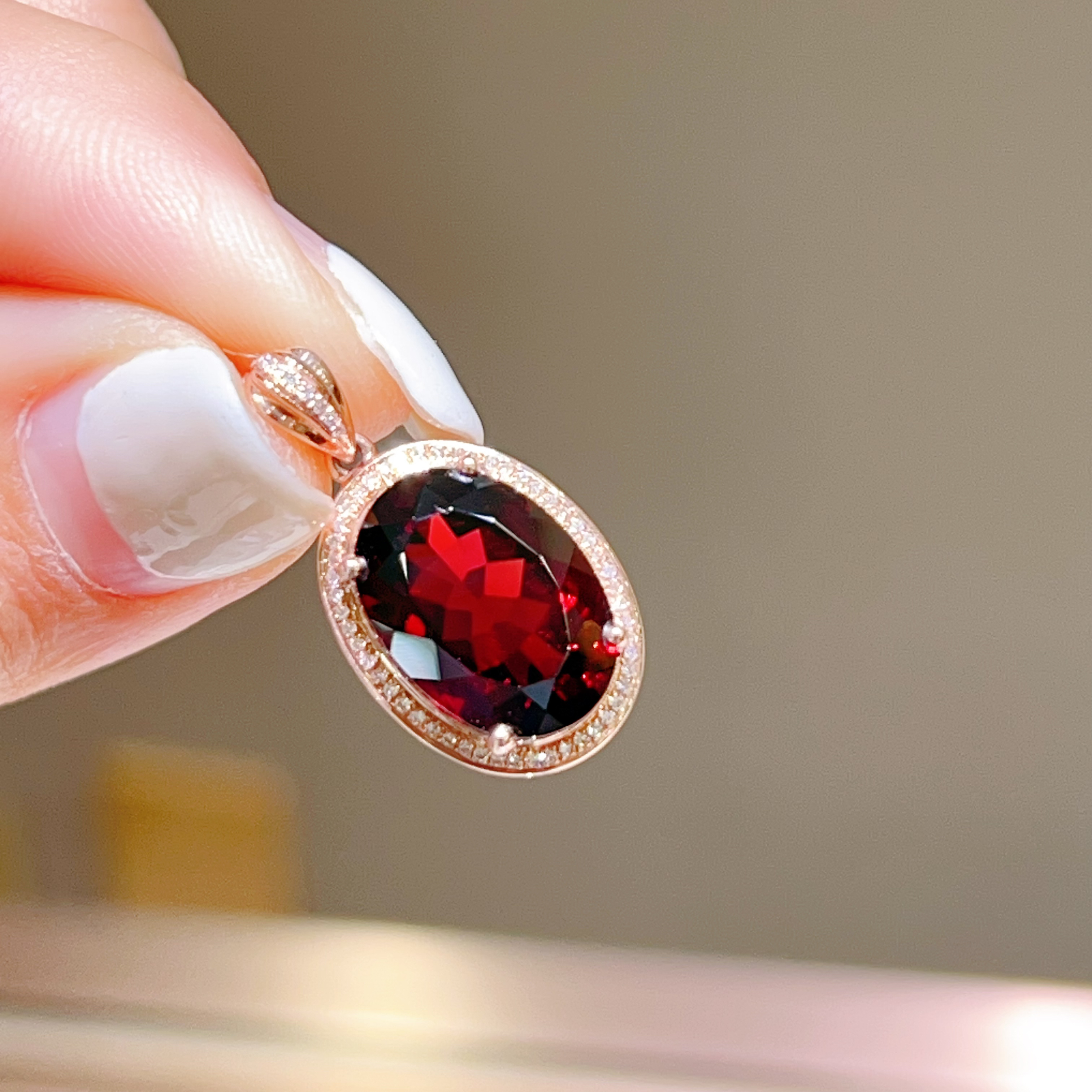 7.95ct 18k玫瑰金石榴石吊坠 2800