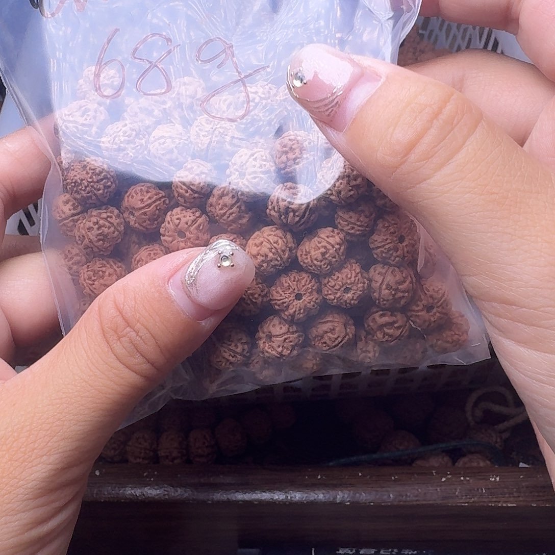 吊坠金刚菩提68克黄身有瑕疵