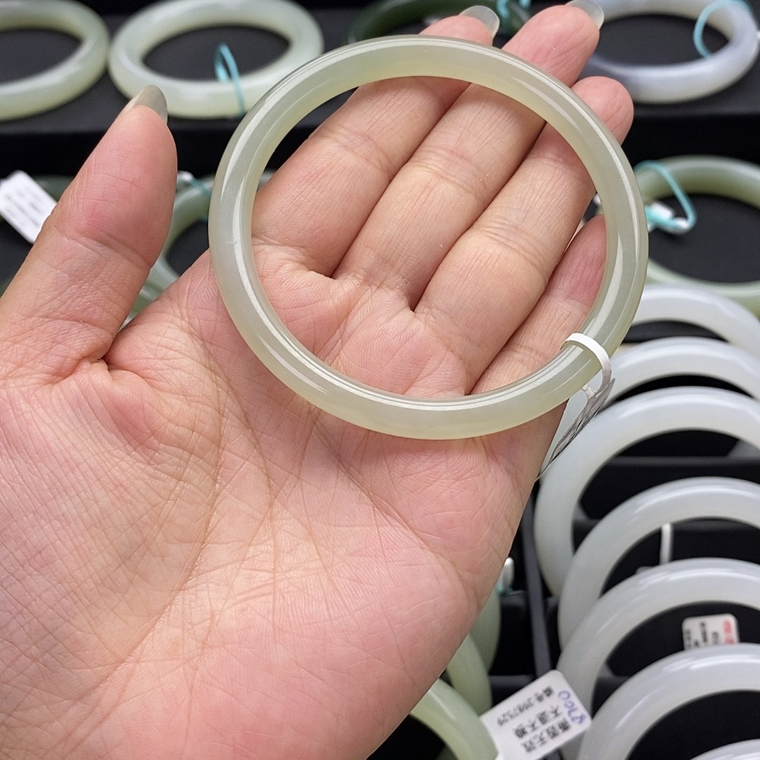 和田玉未镶嵌珠宝奇石和田玉手镯58