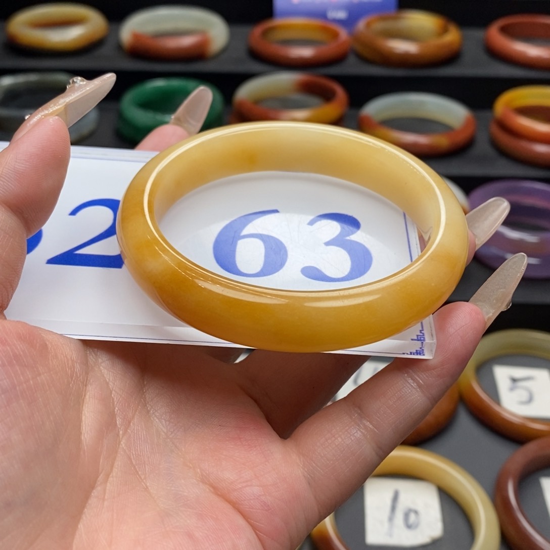 石英质玉（黄龙玉）手镯未镶嵌