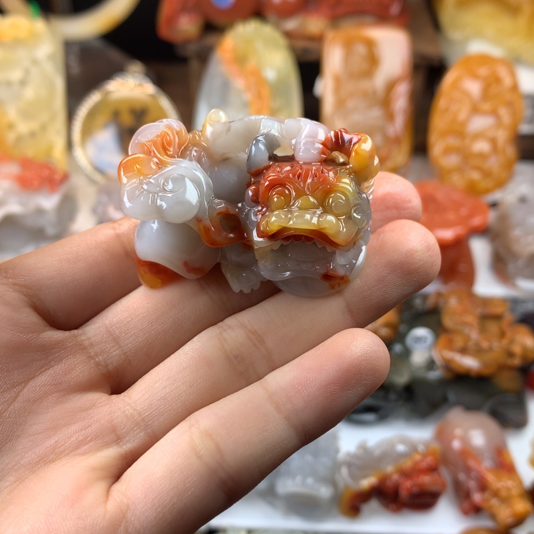 石英质玉（黄龙玉）挂件未镶嵌