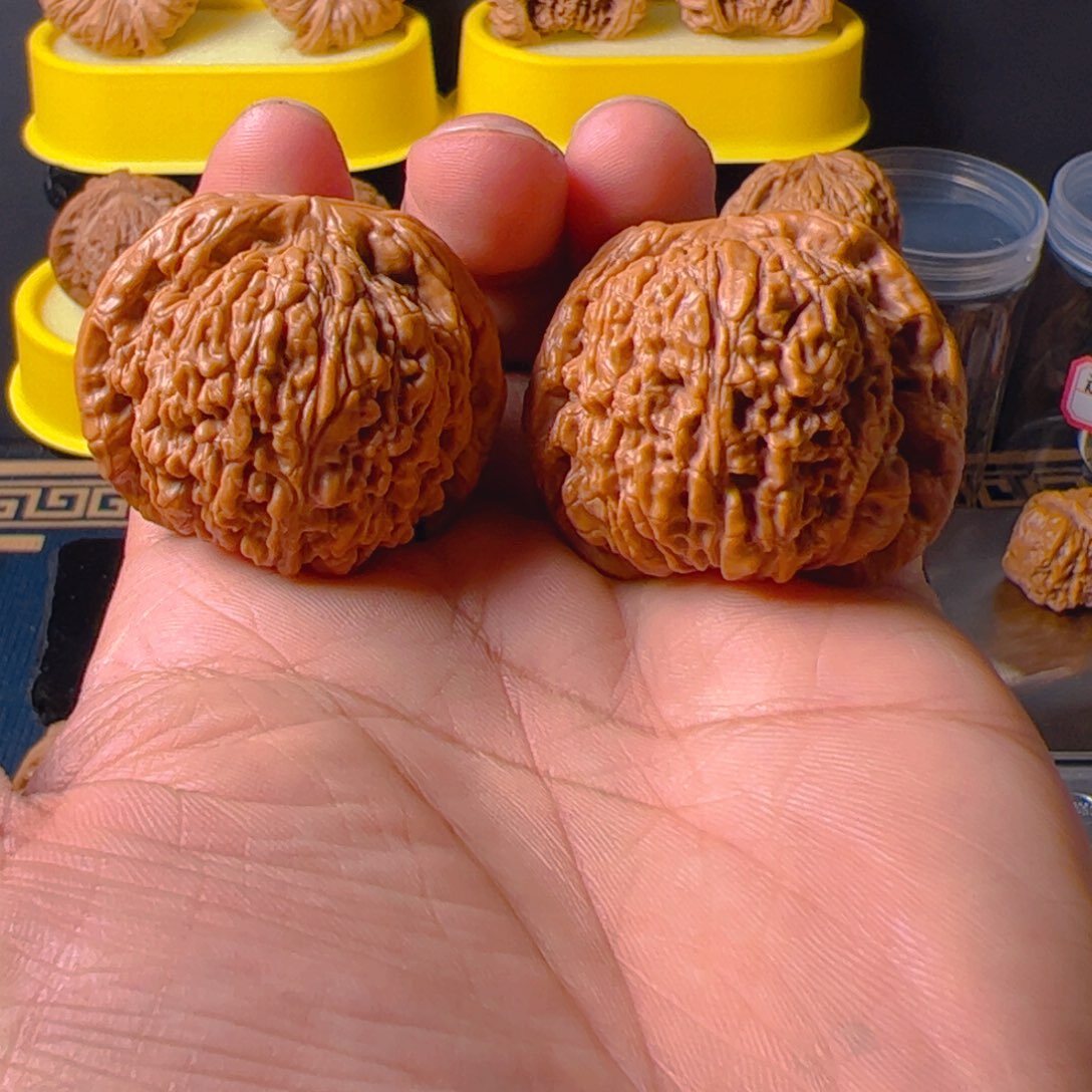 文玩核桃把件南疆石