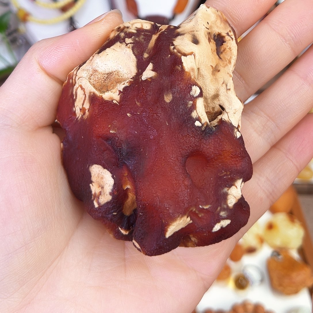 琥珀珠宝奇石未镶嵌，