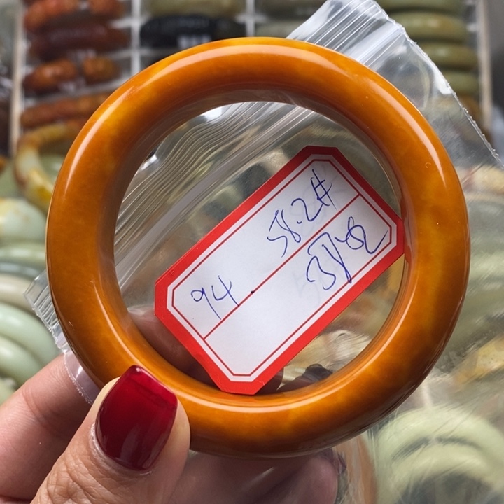 蛇纹石玉颈饰未镶嵌陈*亿