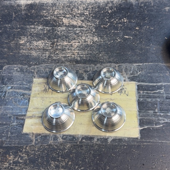 瓷片有轻微划痕……哈哈哈哈