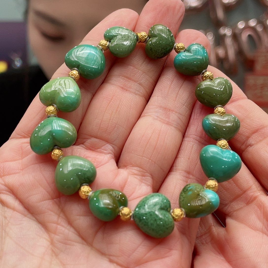 绿松石颈饰18K金镶嵌