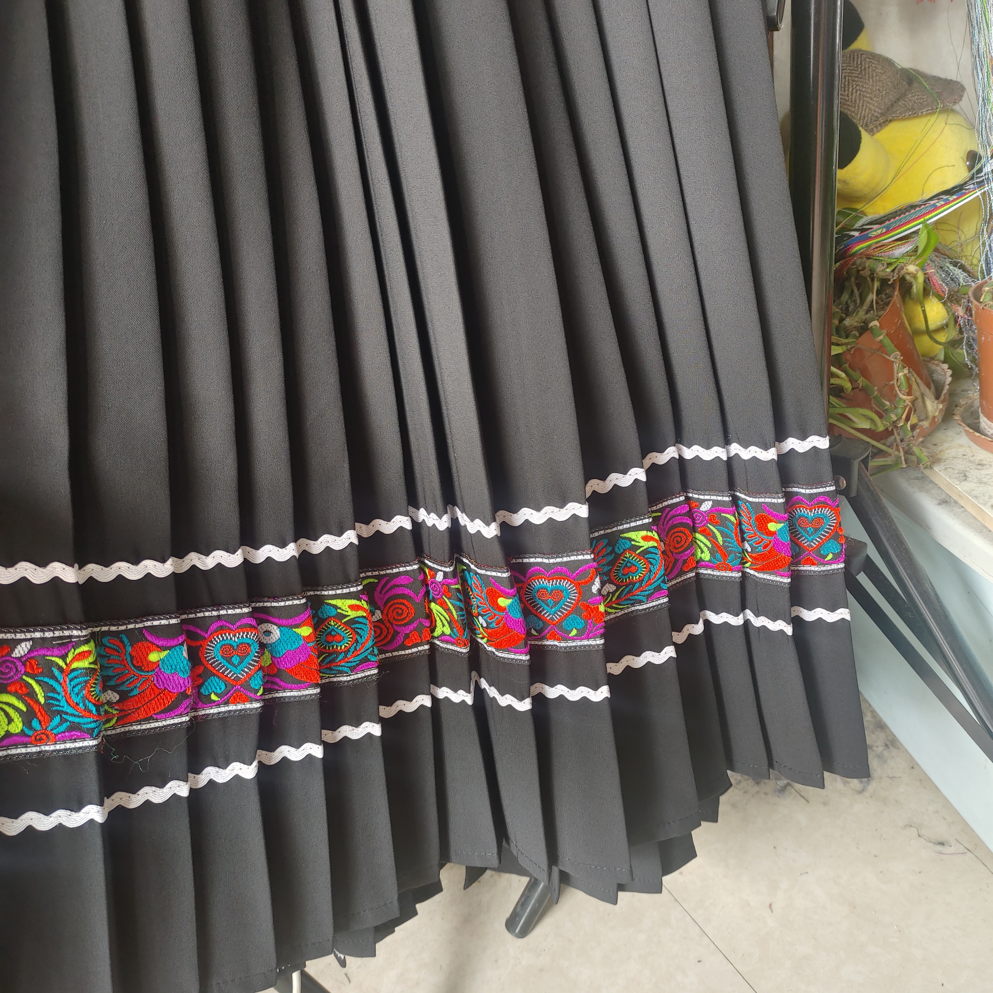 新衣裳民族服装经典百搭黑色百褶长裙