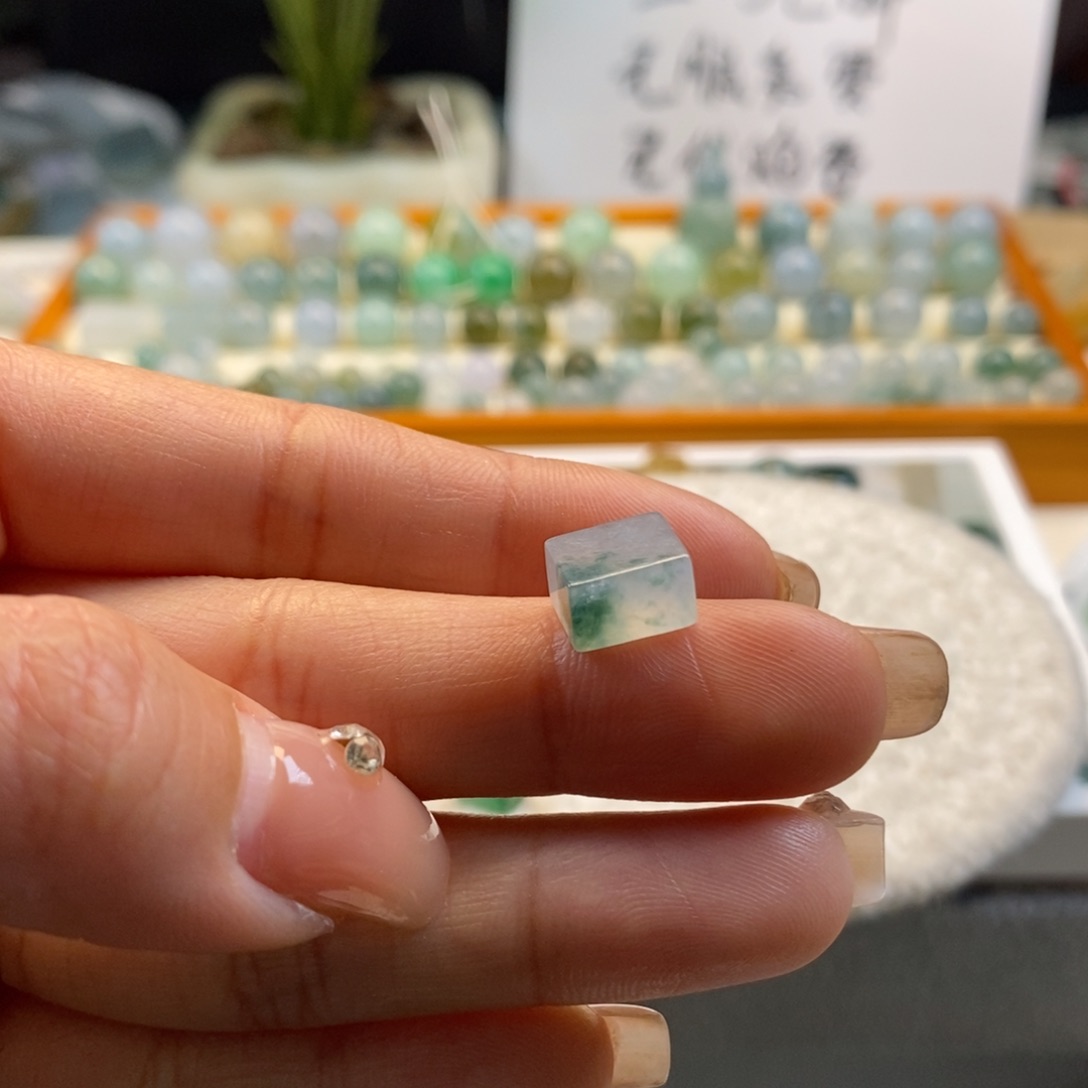 翡翠散珠玲***g天然翡翠冰飘方糖