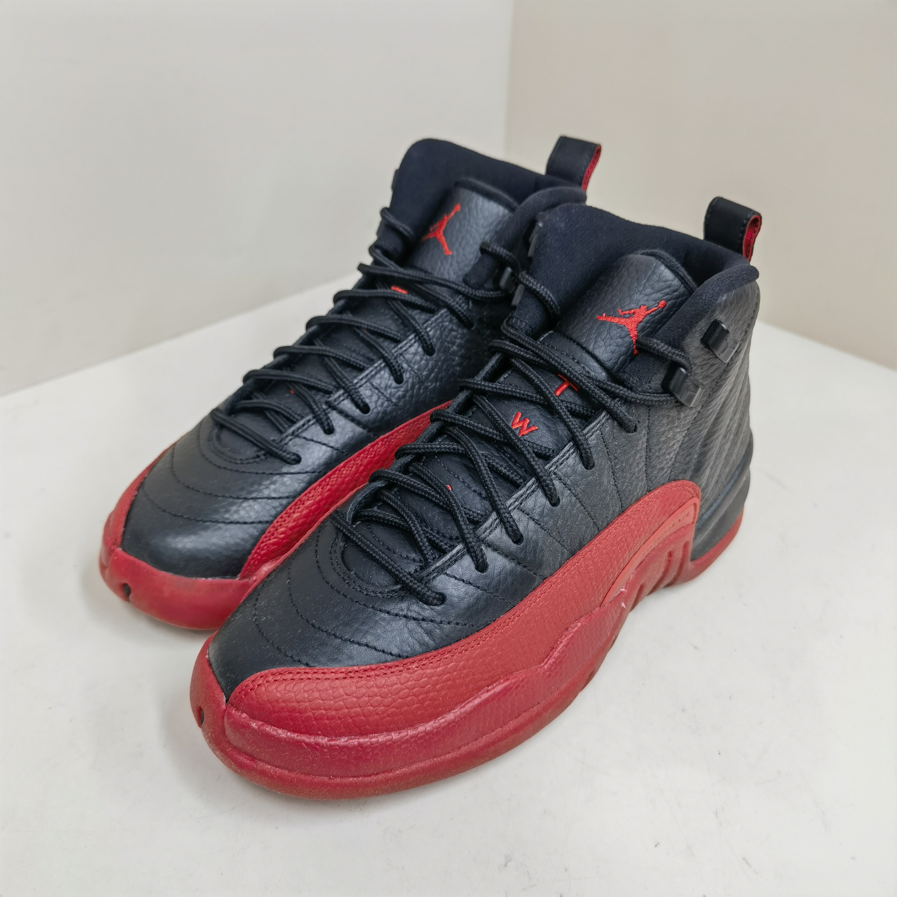 nike aj12黑红 配色板鞋 38码 全新原盒