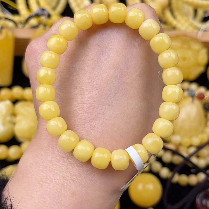 琥珀未镶嵌颈饰琥珀