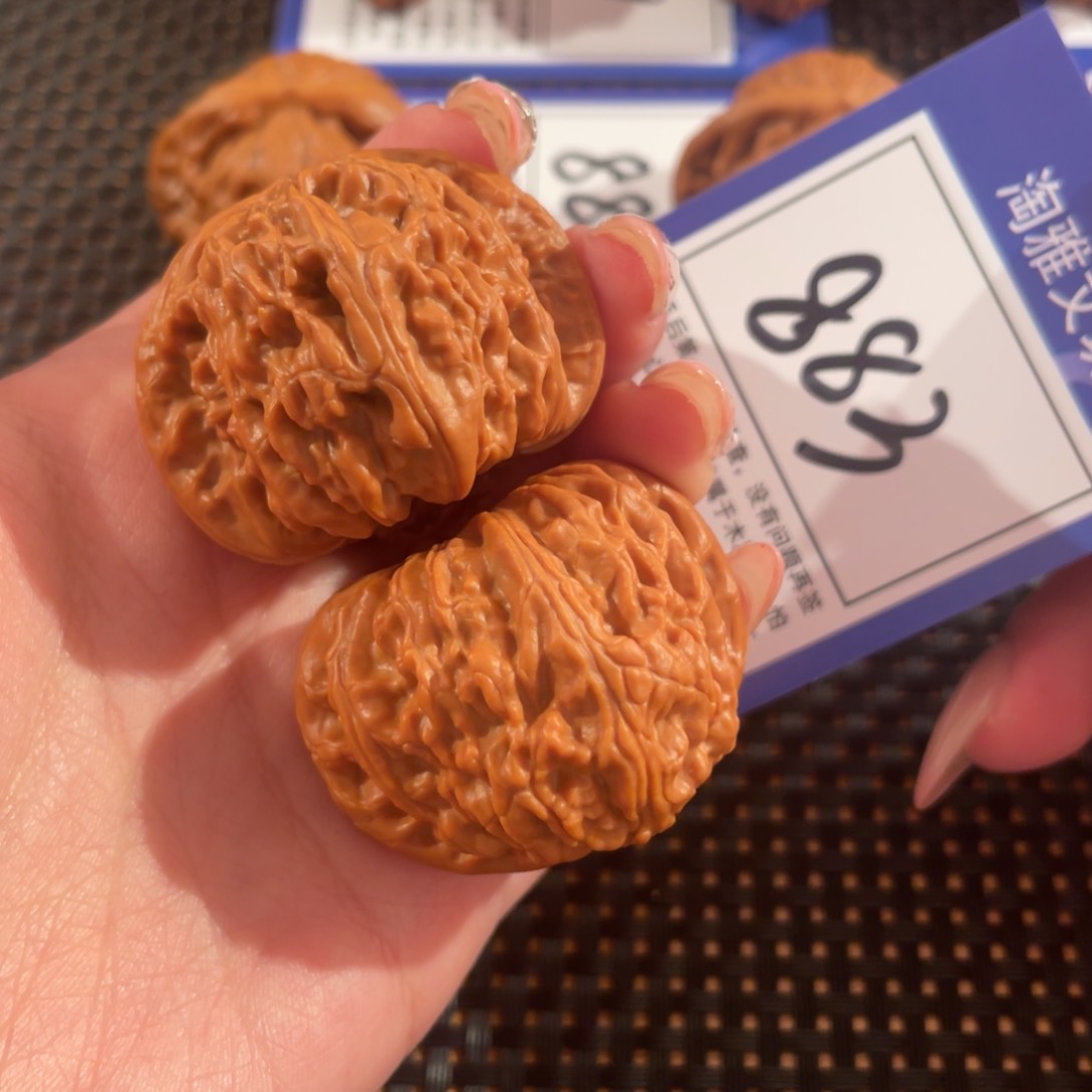 文玩核桃把件883号41尺白狮子