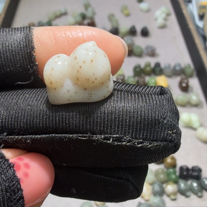 和田玉未镶嵌珠宝奇石