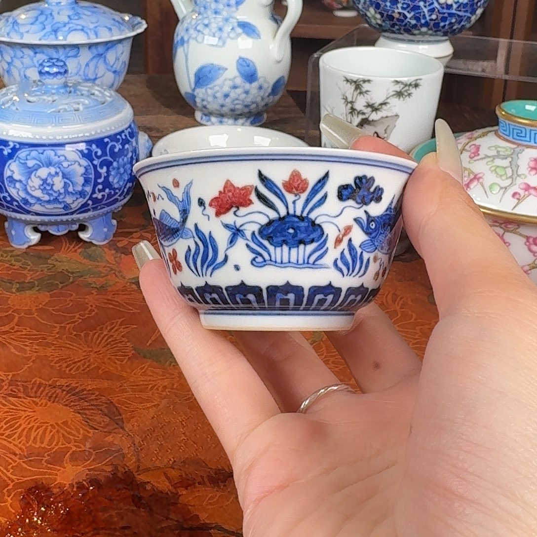 青花釉里红鱼藻纹若深杯