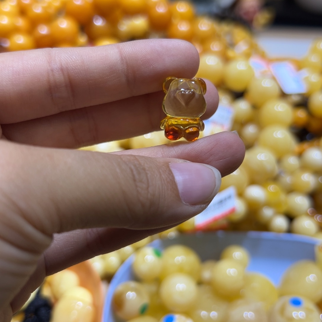 琥珀珠宝奇石未镶嵌