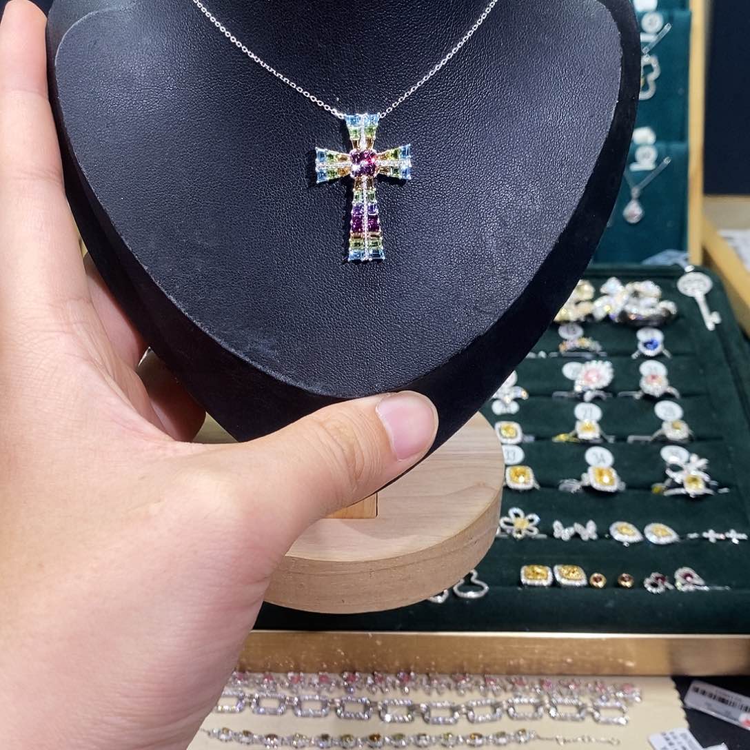 彩色蓝宝石项链18K金镶嵌项链