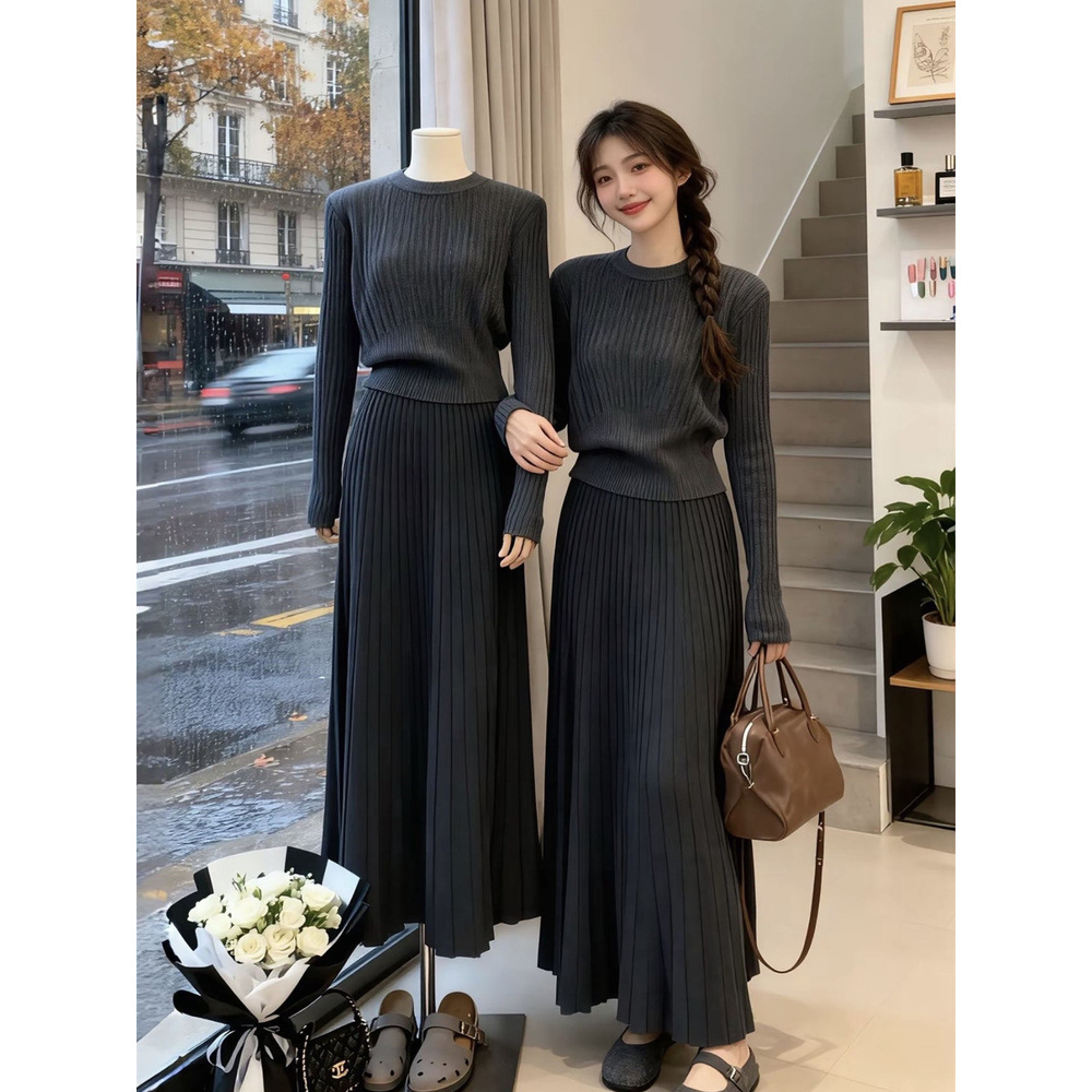 优雅风坑条圆领针织毛衣+松紧腰垂感显瘦半身裙女2025年秋冬两件