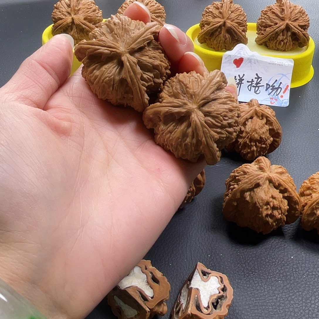 施***️文玩核桃吊坠拼接白奔