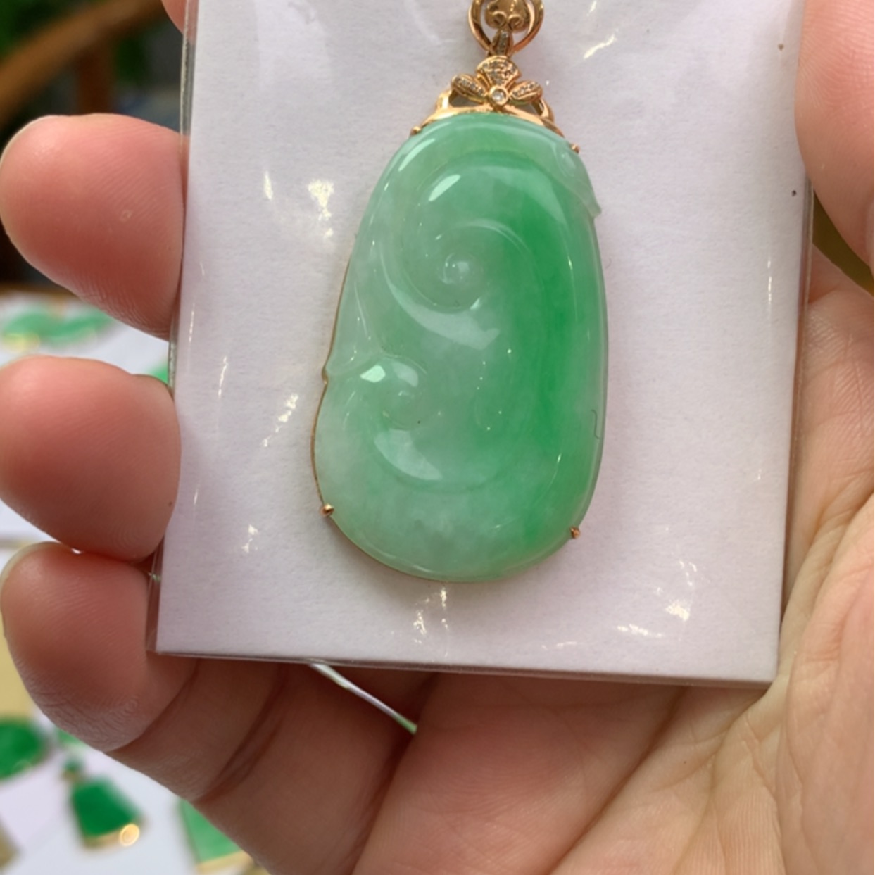 【闪购商品】翡翠颈饰18K金镶嵌翡翠首饰