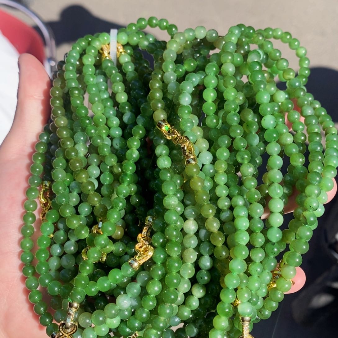 和田玉未镶嵌颈饰多样性拍一发一卡6左右