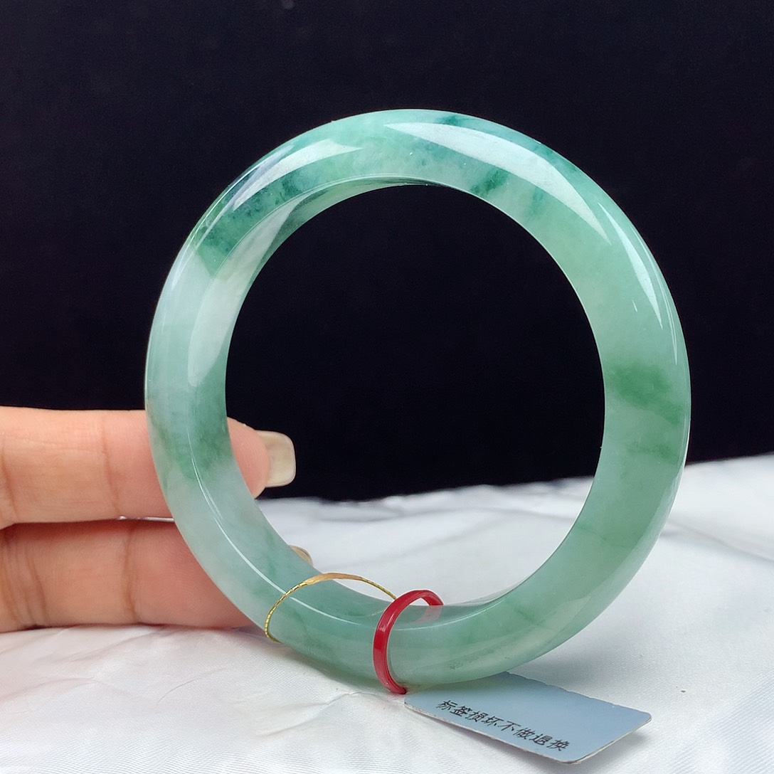 翡翠手镯未镶嵌59圈 3743