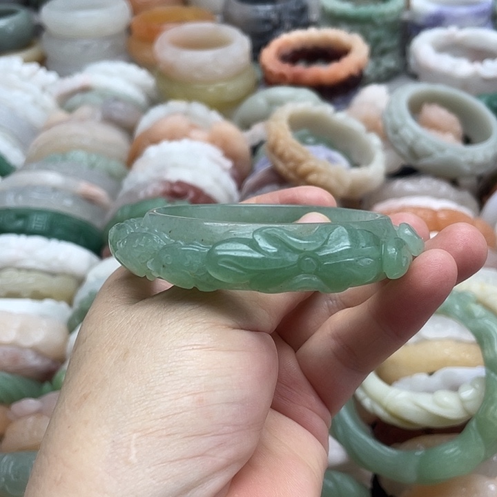 石英岩玉手镯未镶嵌