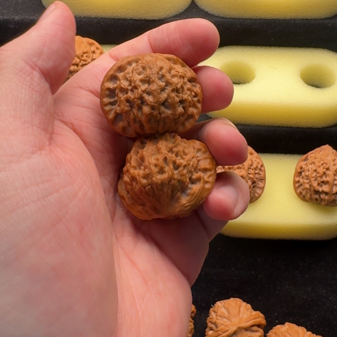 文玩核桃吊坠快****?36核王