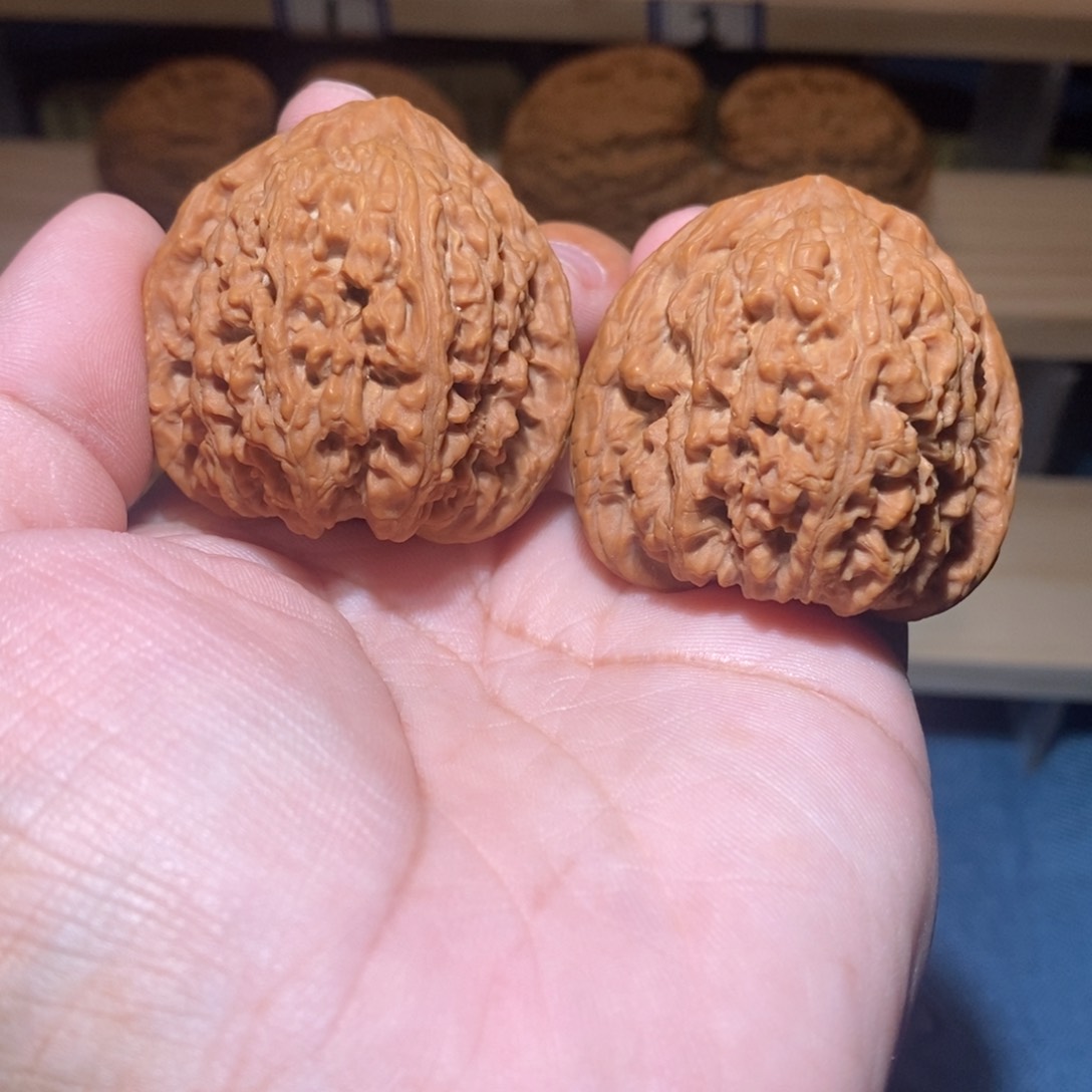 吊坠文玩核桃13年老树桃心三角疆