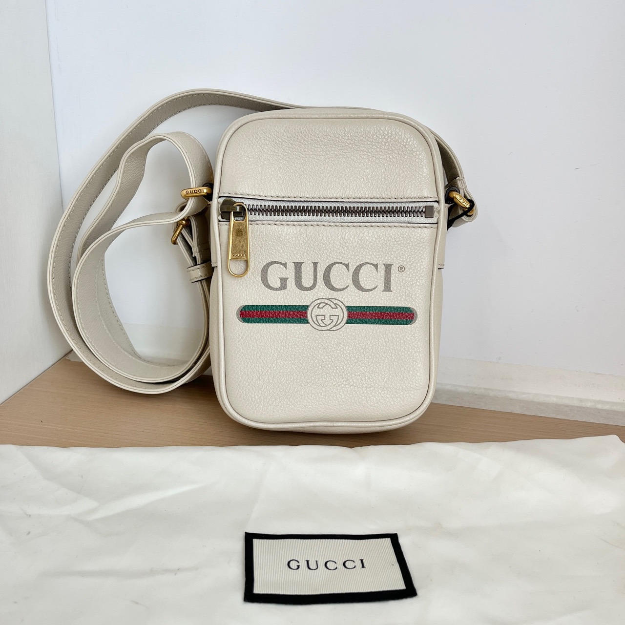 95新 GUCCI/古驰 7832752  Gucci白色全皮相机包  12.5*5*18.5CM