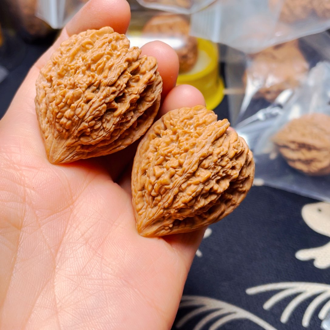 吊坠文玩核桃塔尖一对