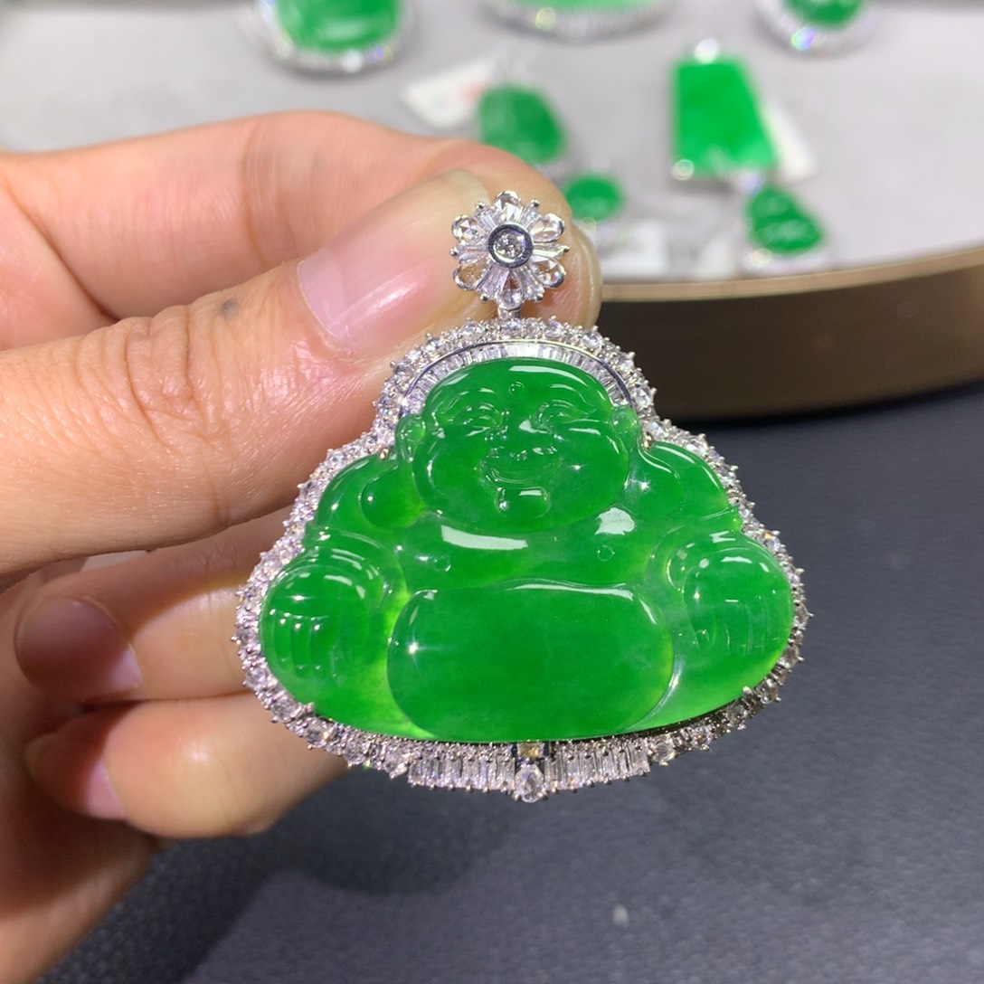 翡翠颈饰18K金镶嵌翡翠