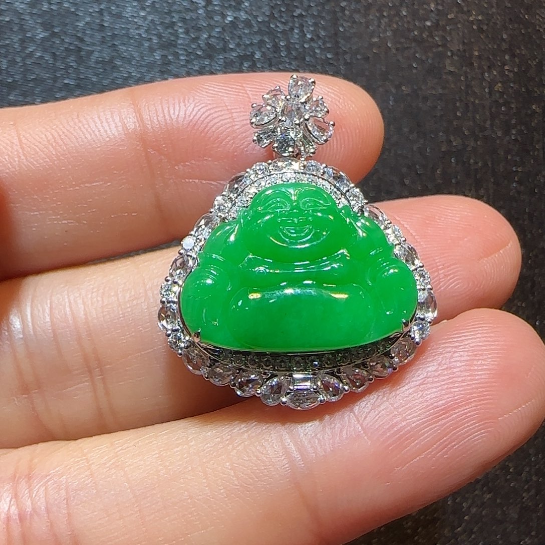 翡翠18K金镶嵌颈饰佛