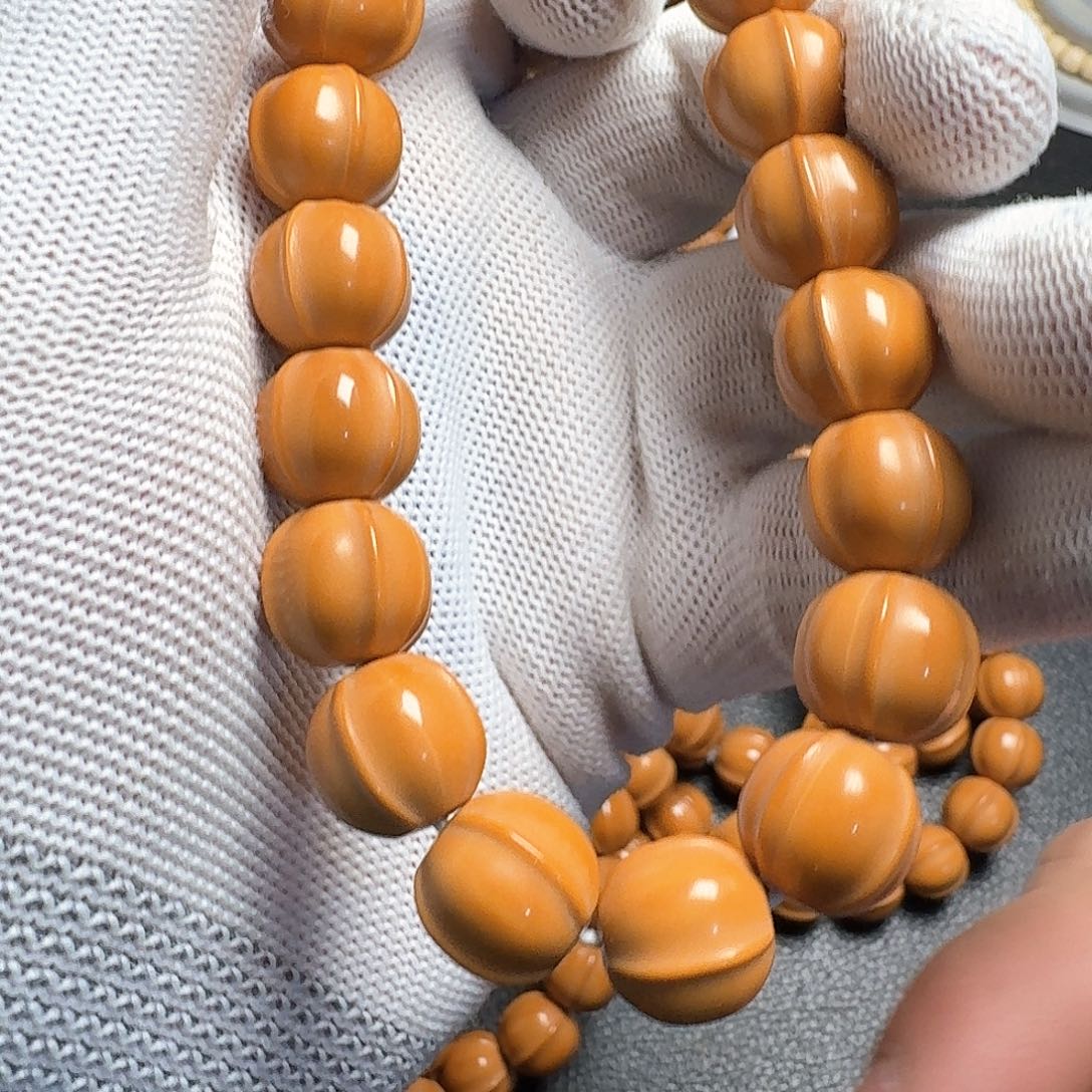 猴头核桃吊坠鲨鱼背