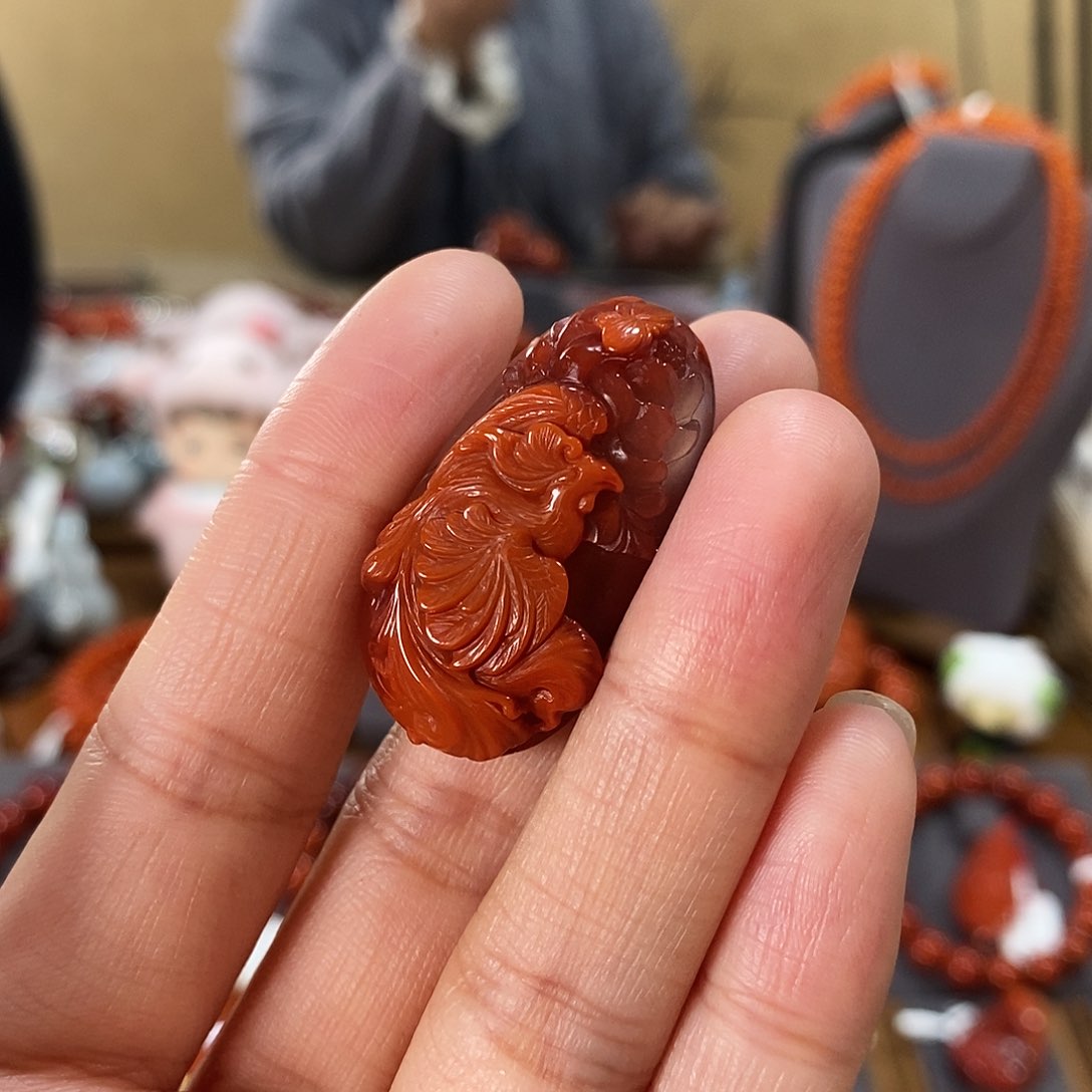 未镶嵌吊坠原矿南红玛瑙