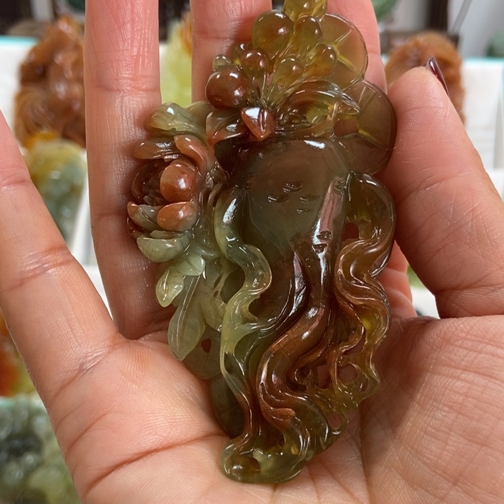 蛇纹石玉颈饰未镶嵌随**驭