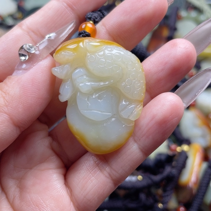 和田玉颈饰未镶嵌