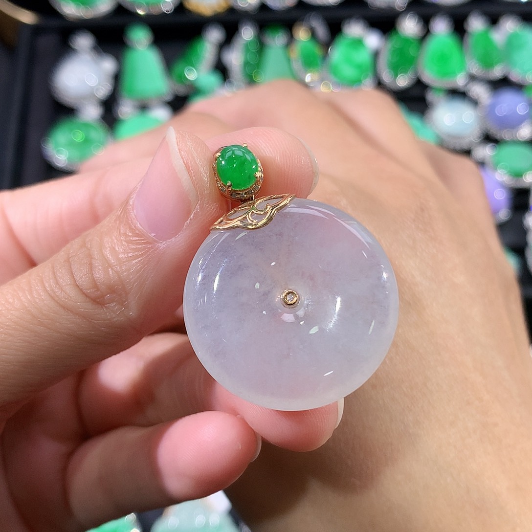 翡翠18K金镶嵌颈饰