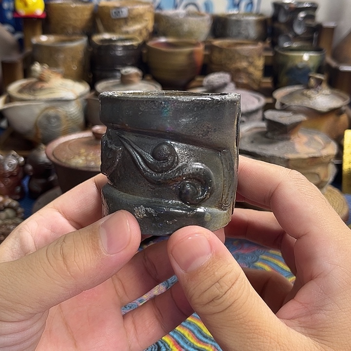 土为骨，火作衣，风成韵，火用热情赋予陶生命