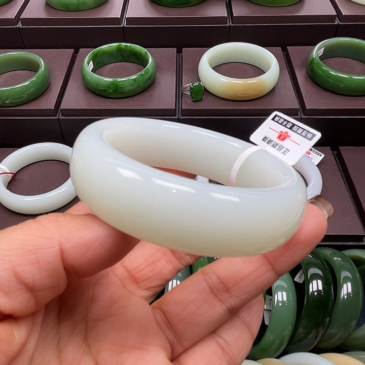 和田玉未镶嵌手镯5455