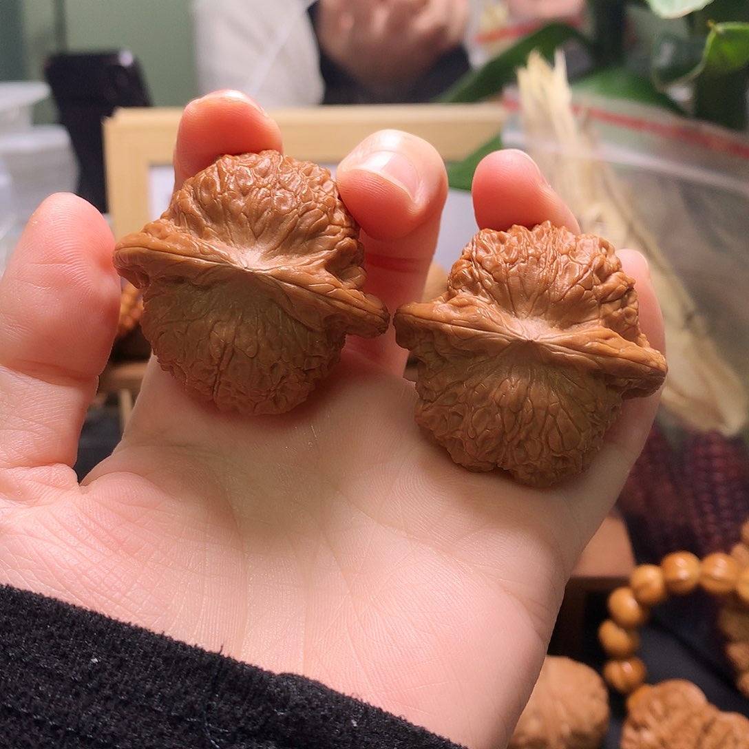 文玩核桃吊坠血麒麟43