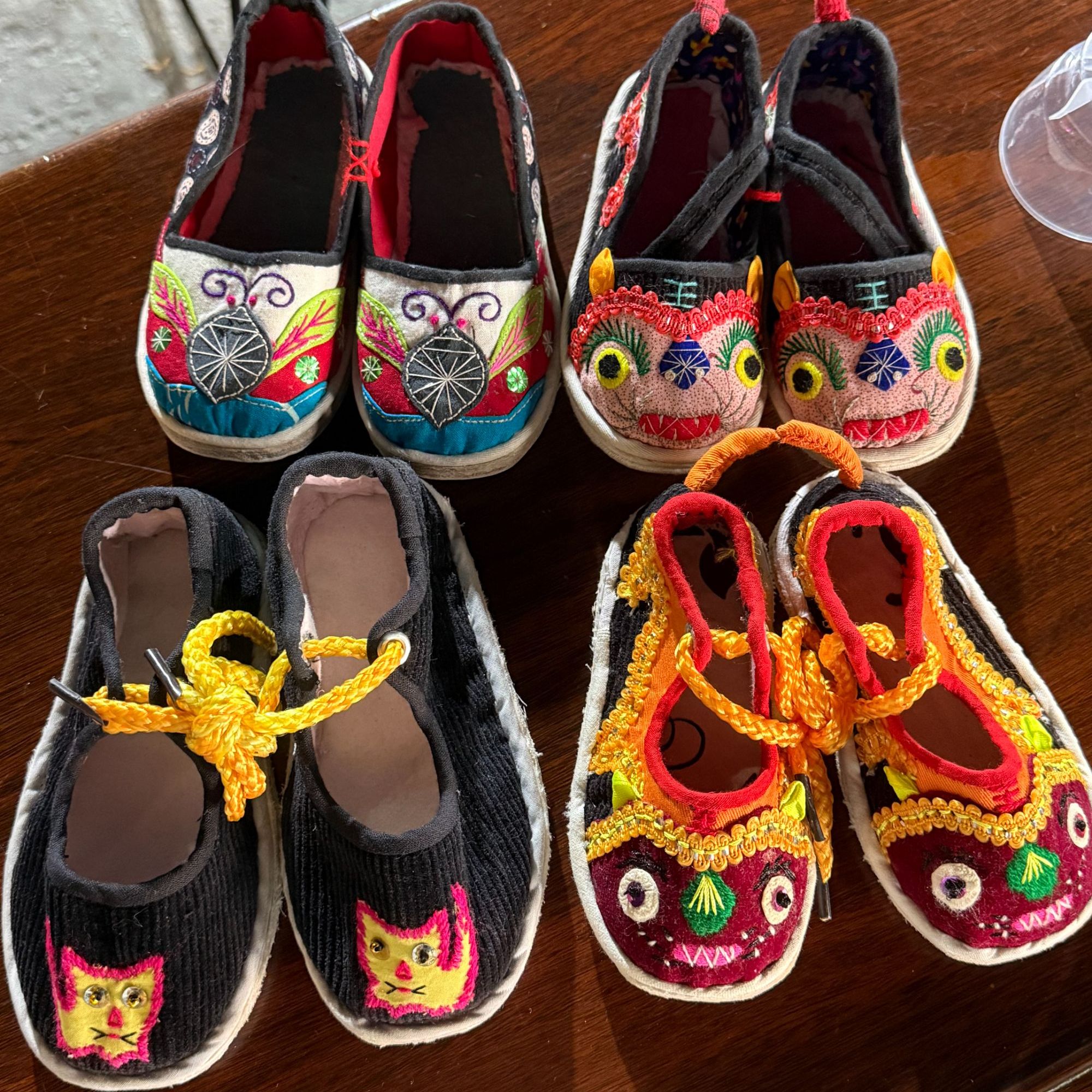 大别山老乡手工制作工艺品小鞋非标