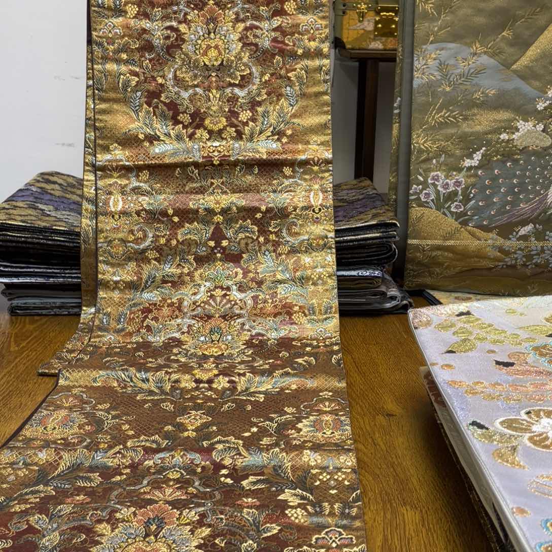 织绣织锦缎，织锦缎