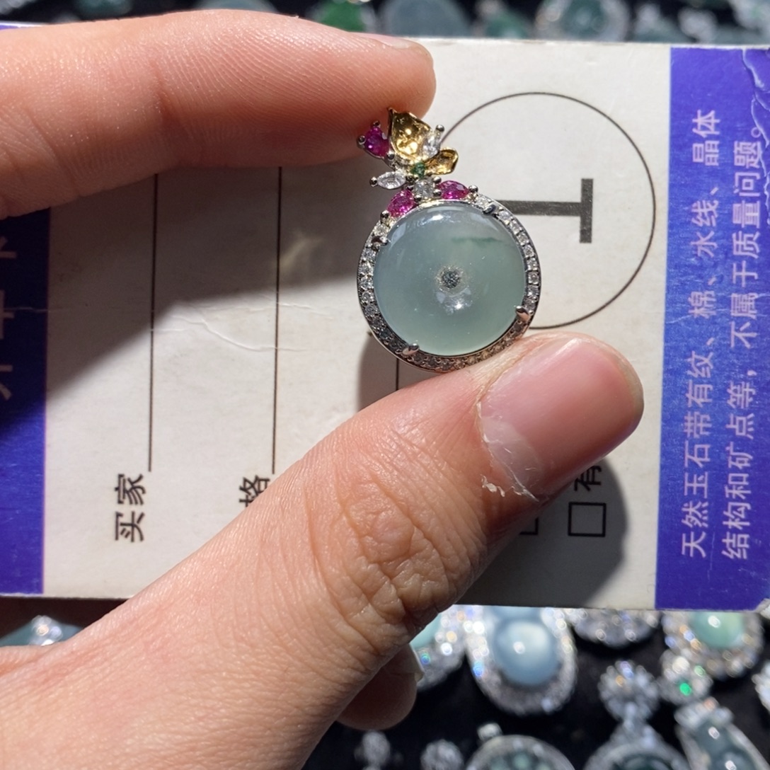 翡翠未镶嵌颈饰翡翠