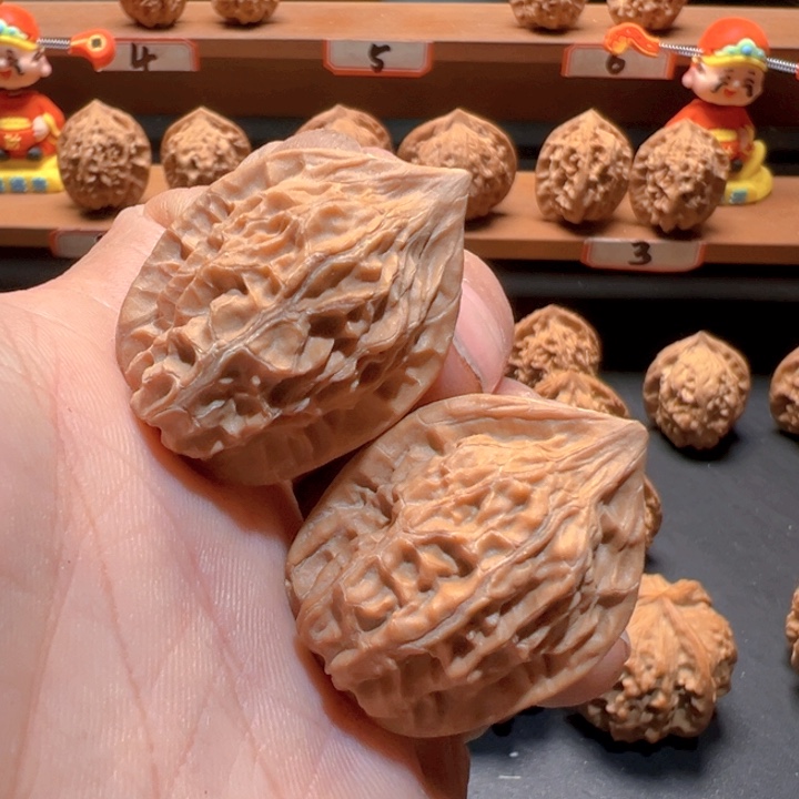 ****️文玩核桃吊坠小蛮腰3对