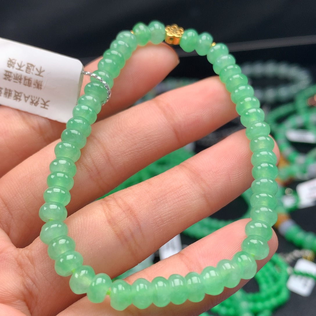 翡翠手镯未镶嵌用****4卡